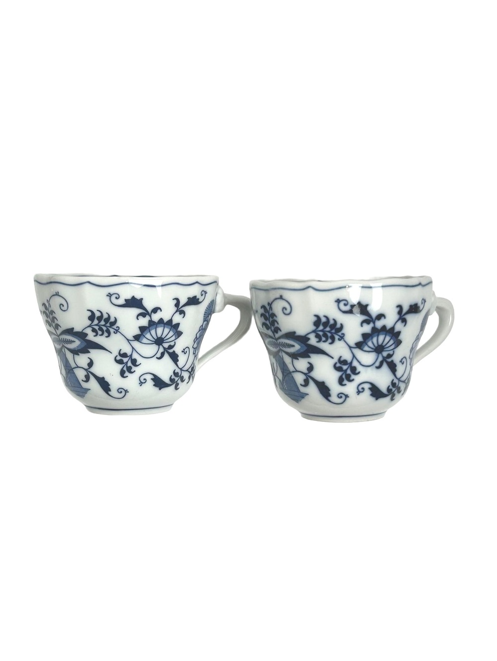 Set of 2 Vintage Blue Danube “Blue Onion” Porcelain Tea Cups